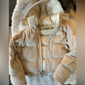 Aritzia super puff shorty (Corduroy).